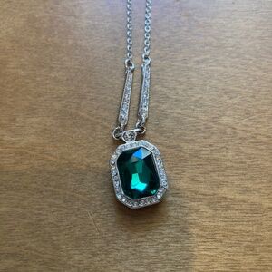 Avon Green Glimmer Necklace